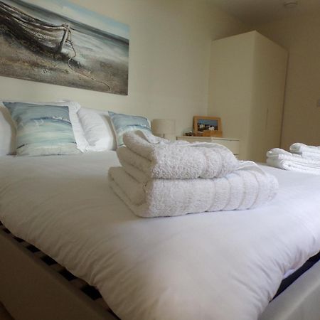 3Thedome - Luxury Ground Floor Apartment Opposite The Beach, Бартон-он-Си Экстерьер фото