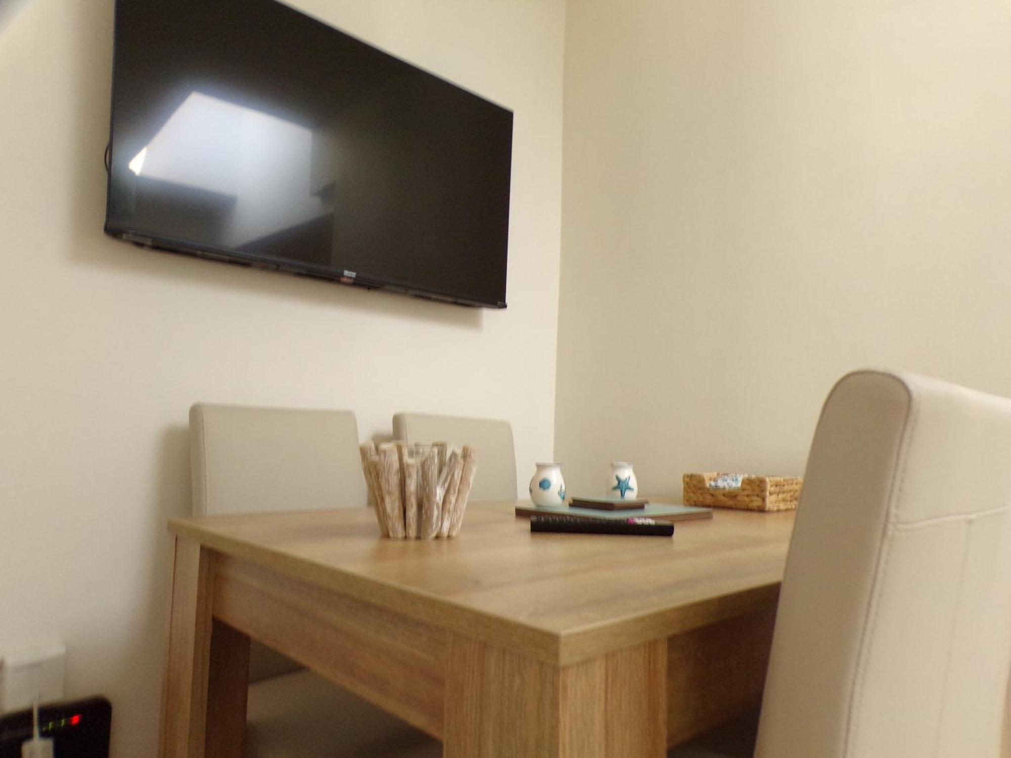 3Thedome - Luxury Ground Floor Apartment Opposite The Beach, Бартон-он-Си Экстерьер фото